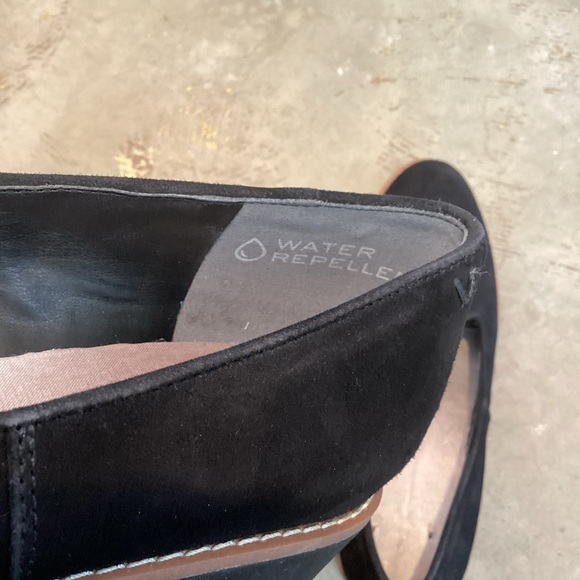 Vionic Willa Wedge Black Suede Lug Sole Slip On Comfort Heel Women’s Size 8 - Picture 10 of 12